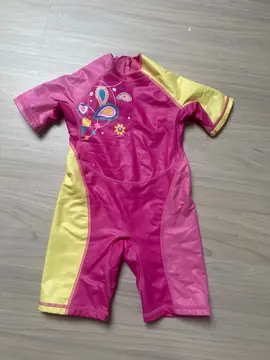 combinaison protège soleil 4 ans