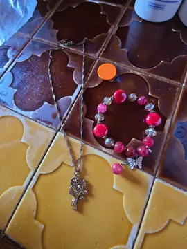 collier , bracelet et jeton pour caddie