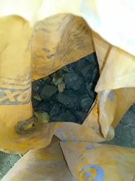 Environ 35 kg de charbon pour poêle chauffage