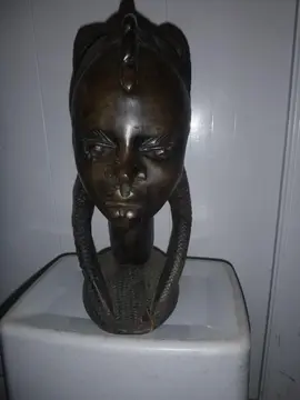 statue en bois