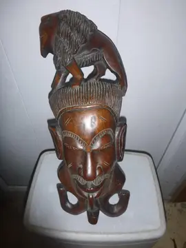 donne masque bois