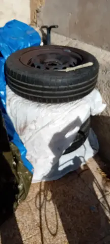 4 roues été pour Ford ka