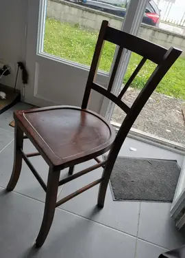 Chaise en bois