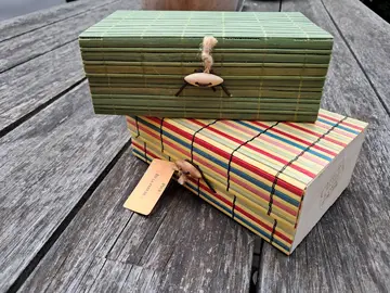 boîtes en bois