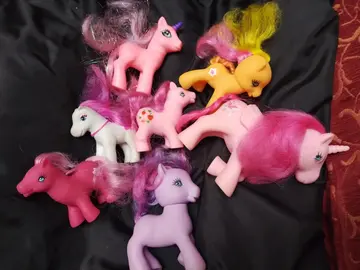 7 jouets petit poney