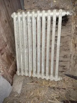 Petit radiateur en fonte