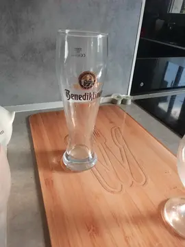 Donne verre à bière Benediktiner