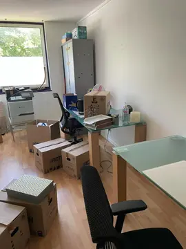 Bureaux et chaises