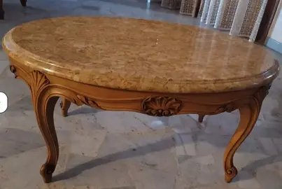Table basse dessus marbre