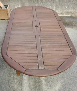 table de jardin en bois