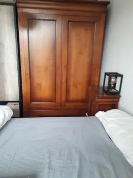 Armoire en merisier , buffet en merisier , une armoires type IKEA