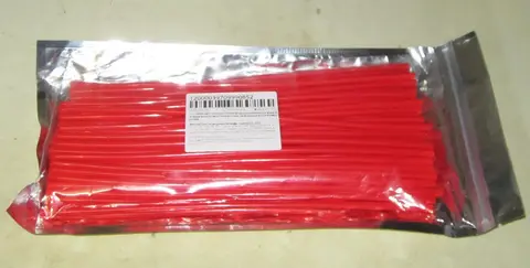 70 Tubes fendus en plastique rouge (24cm) (pour rayon de moto ou FSM / DIY)