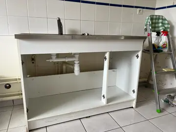 DONNE meuble evier cuisine avec mitigeur et raccord siphon en l'état sur ARRADON