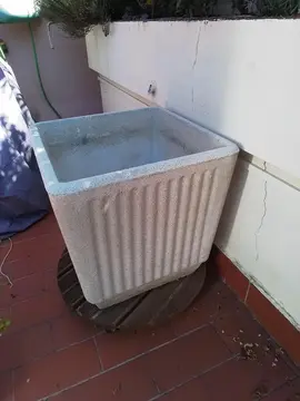 Jardiniere béton 50 cm x 50 cm x 50 cm Profondeur intérieure 42 cm