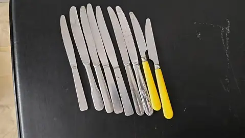 9 couteaux de cuisine divers