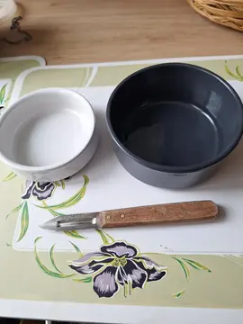 Ramequins + Couteau éplucheur à redresser