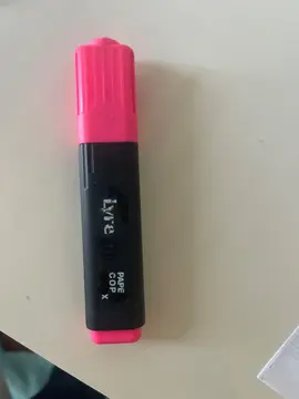 surligneur lyreco rose