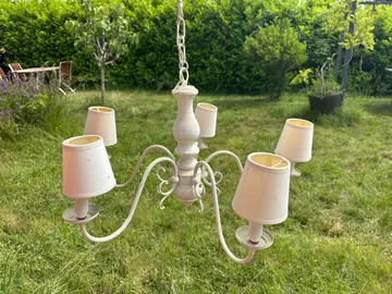Lustre fonctionnel, couleur blanc cassé