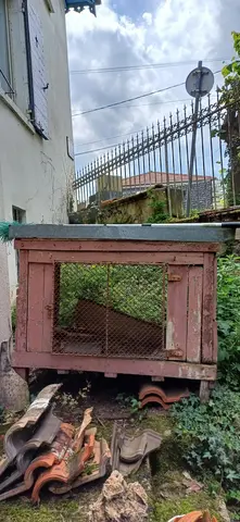 Cage à lapin ancienne en bois à retaper