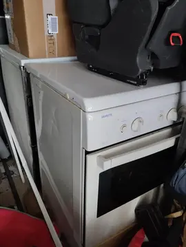 2 gazinière gaz de ville et bouteille et 2 siège auto espace 4