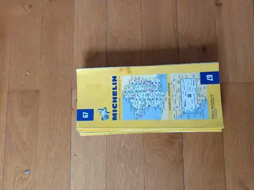 lot de 9 cartes routières