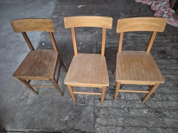donne 3 chaises