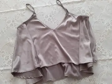 haut satin taille 40-42