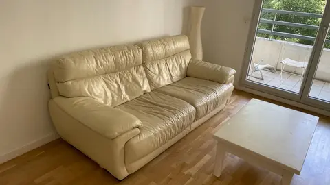 Canapé en cuir beige