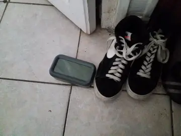 lot 2 paires de chaussures +divers objets