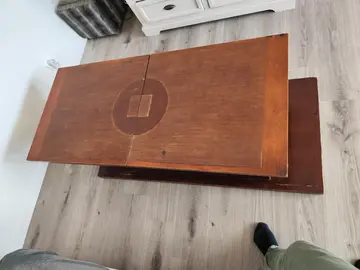 Donne table en bois