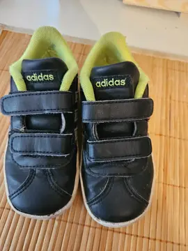 Baskets Adidas t.24