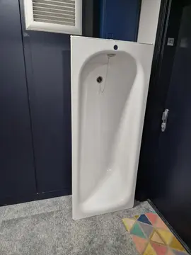 Baignoire + pare douche