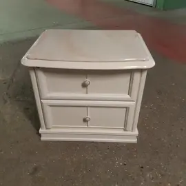 Table de chevet - Longueur 54 cm / P 38 cm / H 47 cm