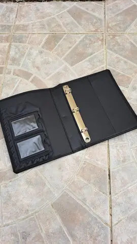 Petit classeur avec pochettes intégrées