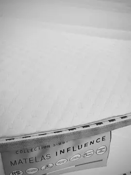Donne matelas Simmons Influence