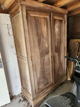 armoire en bois