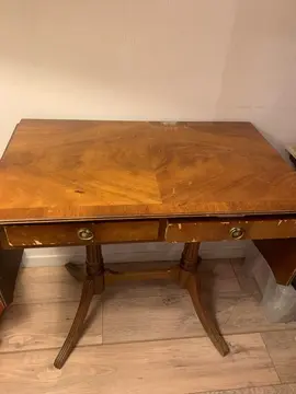 bureau tres ancien à donner