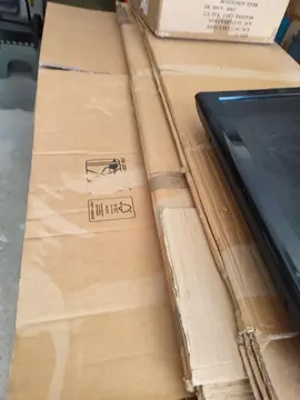4 grands cartons penderie pour déménagement plus un carton