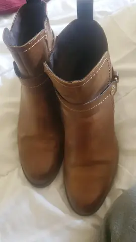 2 bottines t 39/40