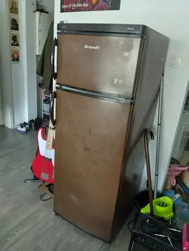 Frigo avec petit congélateur