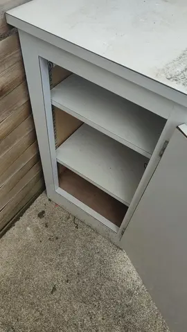 donne petit meuble a étagère