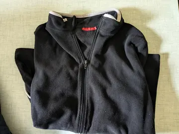 polaire Tissaiia 16 noir, liseré gris