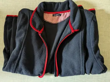 polaire bleue Grand Voile liseré rouge