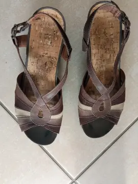 chaussures à lanières