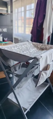 Table à langer pliable et baignoire bebe
