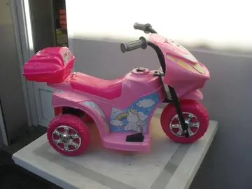 Moto (électrique) pour petite fille