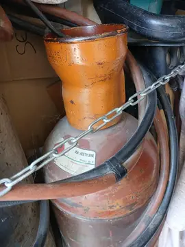 3 bouteilles à oxygène
