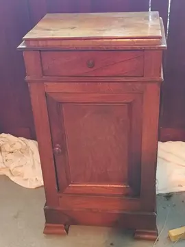Petite table de nuit