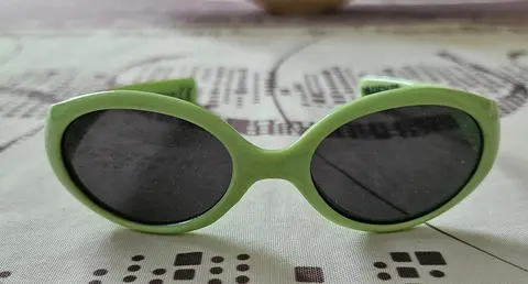 lunettes de soleil bébé