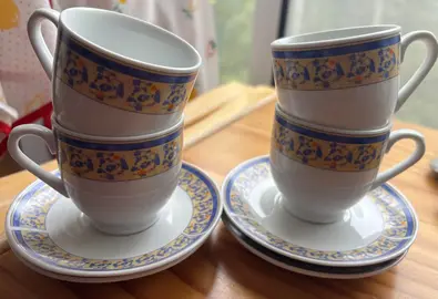 Lot 4 tasses avec sous tasses